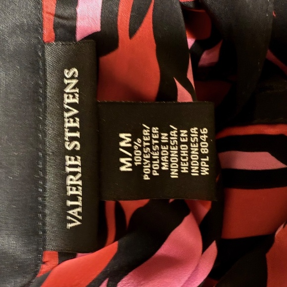 Valerie Stevens High LowButton Up Blouse Top SZ Medium Valentine's Romantic Date - Picture 4 of 6